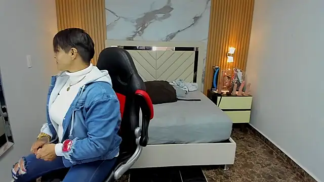 Snapshot of KAROLLJONES1 chatting on November 2025 07:35:01 PM KAROLLJONES1 online show from November 2025 07:35:01 PM