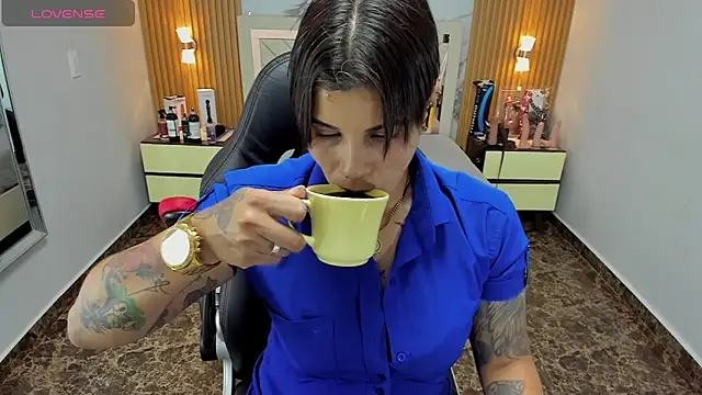 Snapshot of KAROLLJONES1 chatting on November 2025 07:32:02 PM KAROLLJONES1 online show from November 2025 07:32:02 PM