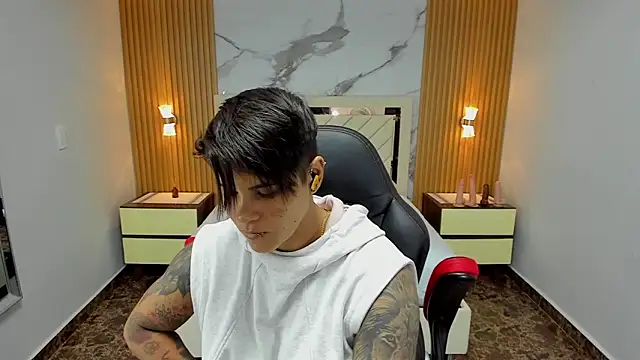 Snapshot of KAROLLJONES1 chatting on November 2025 07:08:02 PM KAROLLJONES1 online show from November 2025 07:08:02 PM