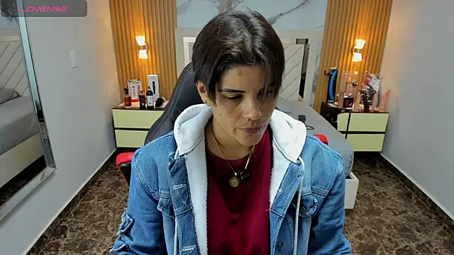 Snapshot of KAROLLJONES1 chatting on November 2025 08:07:02 PM KAROLLJONES1 online show from November 2025 08:07:02 PM