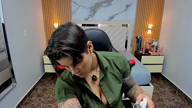 Snapshot of KAROLLJONES1 chatting on November 2025 07:46:02 PM KAROLLJONES1 online show from November 2025 07:46:02 PM