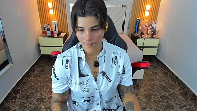 Snapshot of KAROLLJONES1 chatting on November 2025 07:38:01 PM KAROLLJONES1 online show from November 2025 07:38:01 PM