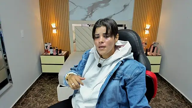 Snapshot of KAROLLJONES1 chatting on November 2025 07:38:01 PM KAROLLJONES1 online show from November 2025 07:38:01 PM