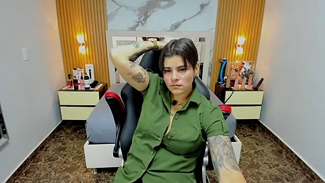 Snapshot of KAROLLJONES1 chatting on November 2025 07:39:02 PM KAROLLJONES1 online show from November 2025 07:39:02 PM