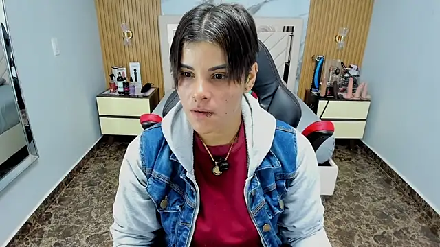 Snapshot of KAROLLJONES1 chatting on December 2025 07:19:02 PM KAROLLJONES1 online show from December 2025 07:19:02 PM