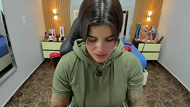 Snapshot of KAROLLJONES1 chatting on December 2025 07:42:02 PM KAROLLJONES1 online show from December 2025 07:42:02 PM