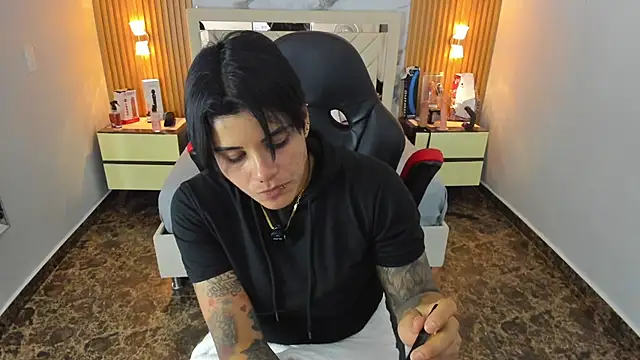 Snapshot of KAROLLJONES1 chatting on December 2025 07:53:02 PM KAROLLJONES1 online show from December 2025 07:53:02 PM