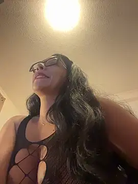 princesaliay online show from April 2026 11:00:02 AM