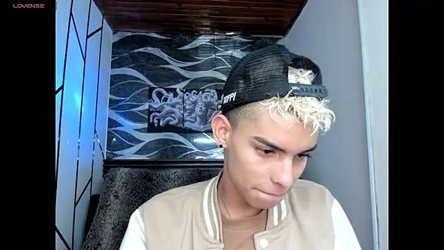 Room 69x online show from January 2026 04:27:02 AM