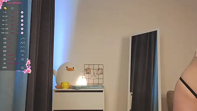 Snapshot of roxydolll chatting on April 2026 02:03:02 AM roxydolll online show from April 2026 02:03:02 AM