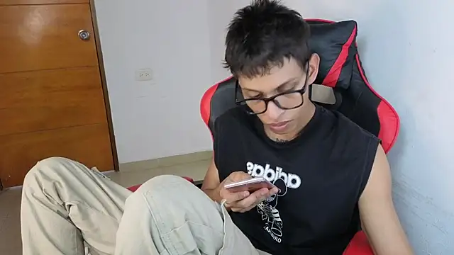 Snapshot of sung_yol chatting on April 2026 06:52:01 PM sung yol online show from April 2026 06:52:01 PM