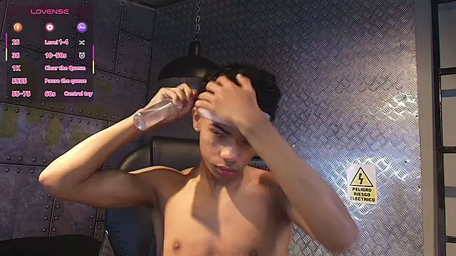 AlanCutee online show from September 2025 12:05:02 PM