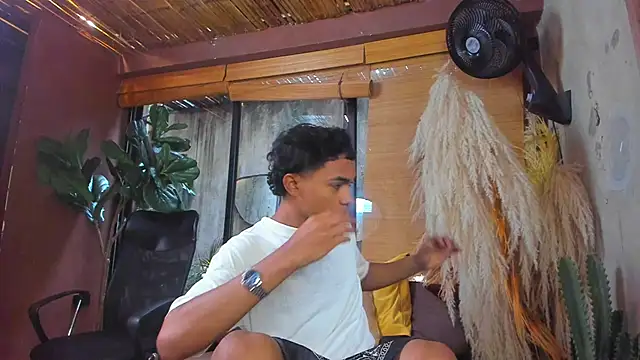 AlanCutee online show from December 2025 03:07:02 PM