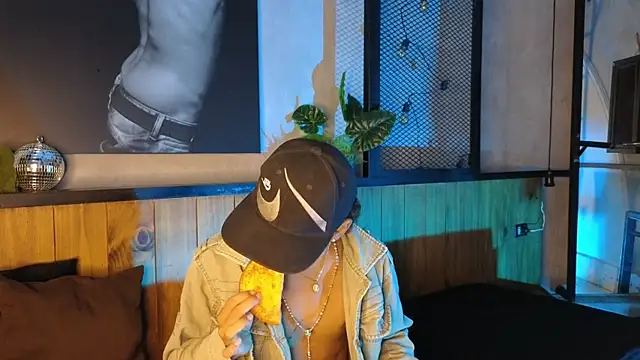 AlanCutee online show from April 2026 11:54:02 AM