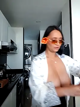 Snapshot of Esmeralda333 chatting on October 2025 03:42:01 PM Esmeralda333 online show from October 2025 03:42:01 PM