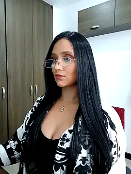 Snapshot of Esmeralda333 chatting on October 2025 01:12:02 PM Esmeralda333 online show from October 2025 01:12:02 PM