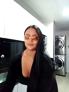 Snapshot of Esmeralda333 chatting on October 2025 12:30:02 PM Esmeralda333 online show from October 2025 12:30:02 PM