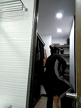 Snapshot of Esmeralda333 chatting on November 2025 02:16:01 PM Esmeralda333 online show from November 2025 02:16:01 PM