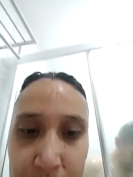 Snapshot of Esmeralda333 chatting on February 2026 02:33:01 PM Esmeralda333 online show from February 2026 02:33:01 PM