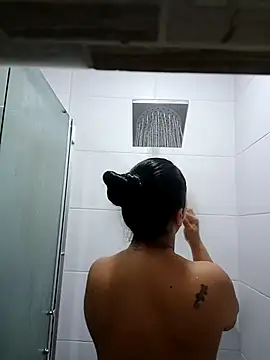 Snapshot of Esmeralda333 chatting on February 2026 03:17:02 PM Esmeralda333 online show from February 2026 03:17:02 PM