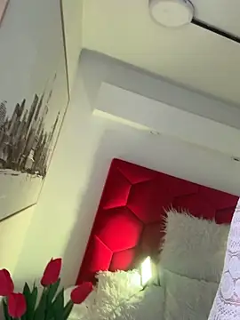 Alaia Snow online show from December 2025 08:39:01 PM