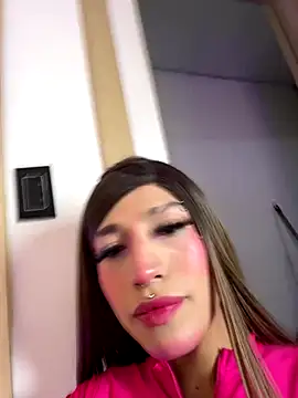 Alaia Snow online show from December 2025 08:38:01 PM