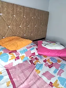 Nahomy cm online show from March 2026 08:56:01 PM