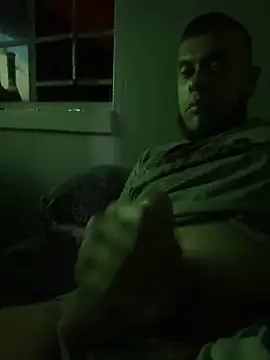 Snapshot of Smallboybigworld chatting on December 2025 10:14:01 PM Smallboybigworld online show from December 2025 10:14:01 PM