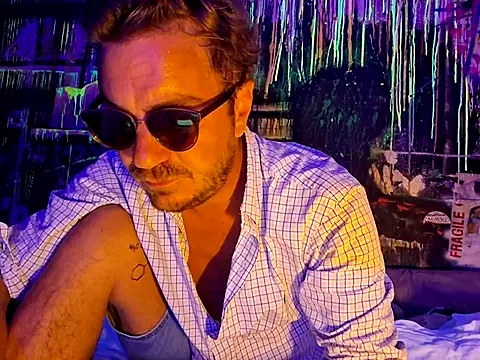 3615-ULLA online show from September 2025 12:44:02 AM