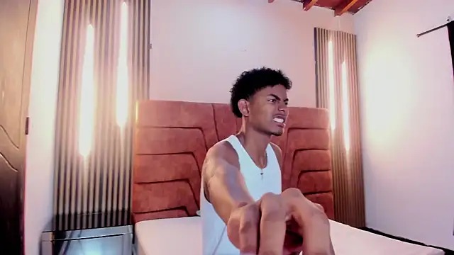 FYKMOR 1 online show from October 2025 03:48:01 AM