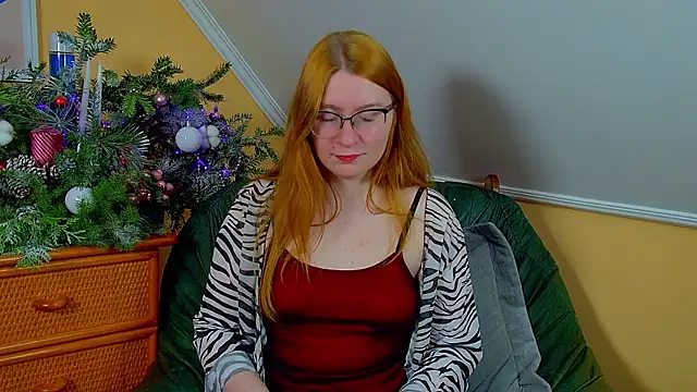 AliceAllisons online show from December 2025 06:58:01 PM