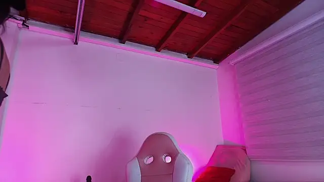 emma madi online show from October 2025 12:02:01 PM