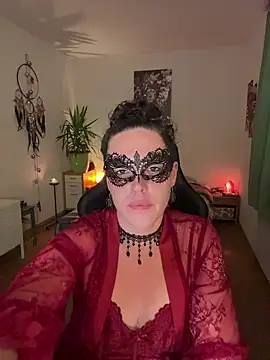 Nadja Noir online show from December 2025 05:00:01 PM