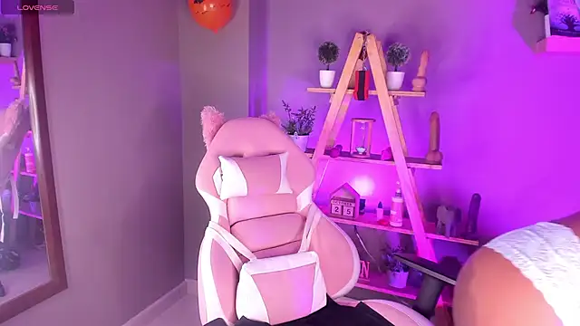 nyxmoonhells online show from November 2025 09:35:02 PM