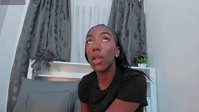 Mistt Mia online show from October 2025 07:22:01 PM