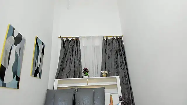 Mistt Mia online show from March 2026 11:38:01 AM