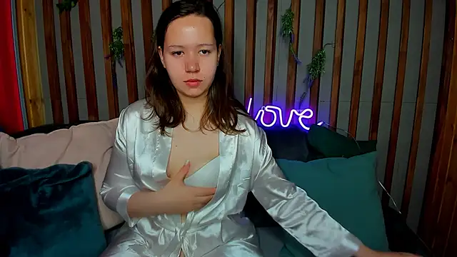 Snapshot of Laura_Ellinss chatting on September 2025 01:10:01 AM Laura Ellinss online show from September 2025 01:10:01 AM