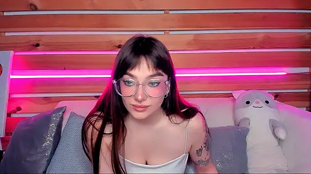 Snapshot of Emily_Tylerr chatting on September 2025 01:31:02 AM Emily Tylerr online show from September 2025 01:31:02 AM