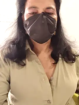 mallu-lover online show from April 2026 11:59:01 AM