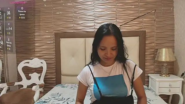 Miladiosa online show from April 2026 11:43:01 AM