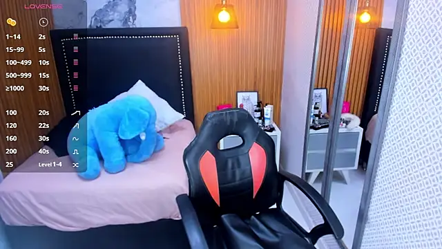 ROSIE MOSS online show from November 2025 03:30:02 PM