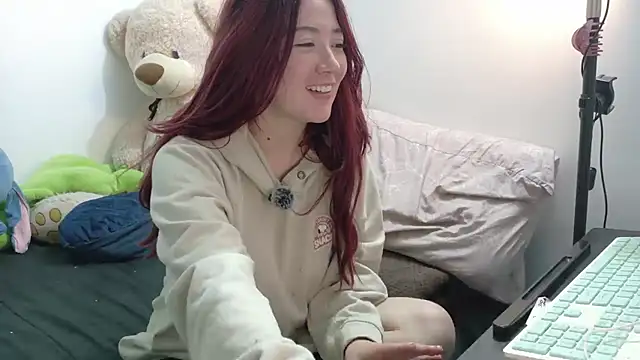 Snapshot of lunnaa_ chatting on January 2026 02:03:01 AM lunnaa online show from January 2026 02:03:01 AM