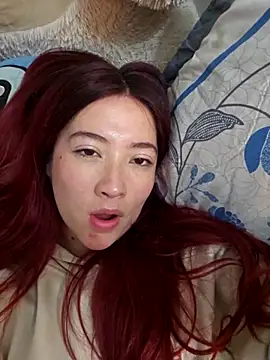 Snapshot of lunnaa_ chatting on February 2026 03:33:01 AM lunnaa online show from February 2026 03:33:01 AM