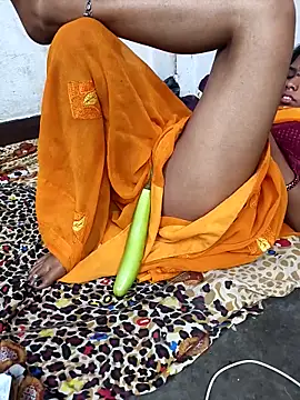 Snapshot of desimalai28 chatting on April 2026 07:01:02 PM desimalai28 online show from April 2026 07:01:02 PM