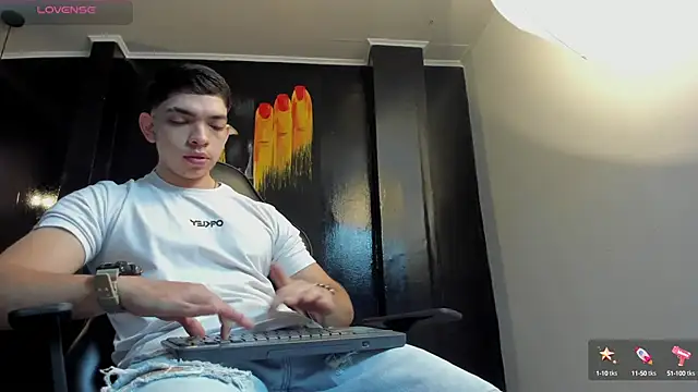 Eryonbradley online show from September 2025 11:12:01 AM