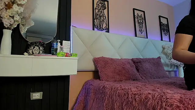 Snapshot of veronica_hill_ chatting on September 2025 03:17:02 AM veronica hill online show from September 2025 03:17:02 AM