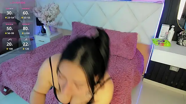 Snapshot of veronica_hill_ chatting on September 2025 03:39:02 AM veronica hill online show from September 2025 03:39:02 AM