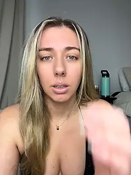 Snapshot of louiseberkeley chatting on May 2026 01:56:02 AM louiseberkeley online show from May 2026 01:56:02 AM
