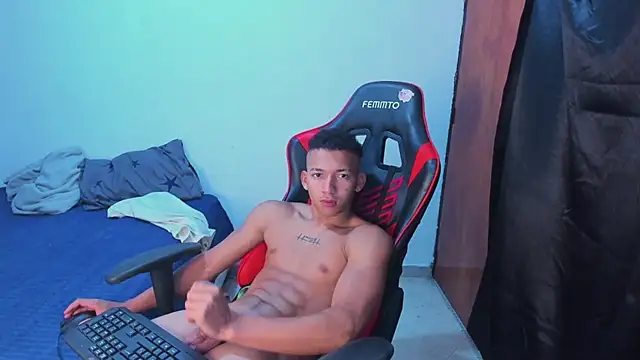 Snapshot of JuanchiT66 chatting on June 2026 05:57:02 AM JuanchiT66 online show from June 2026 05:57:02 AM