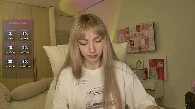 Lunainnk online show from February 2026 07:22:01 PM